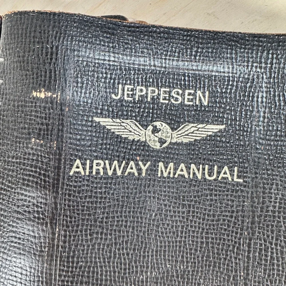 Two Vintage Jeppesen‎ Leather Binders 7 Ring Airway Manuals Top Grain Inserts